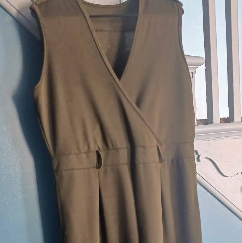 Woman's clothes - Picture 5 of 11
